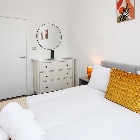 Sapphire House Apartments Telford Buitenkant foto